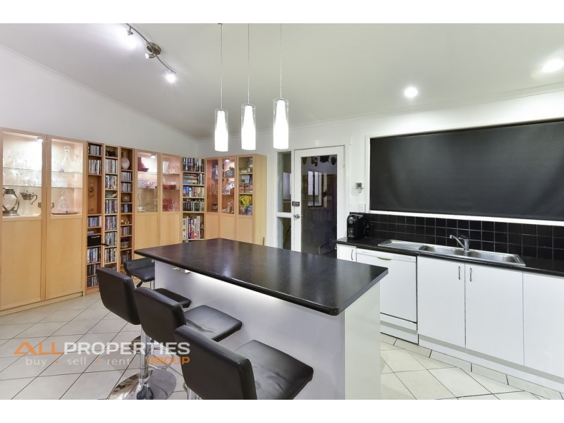 6 Wyclif Avenue, Springwood QLD 4127