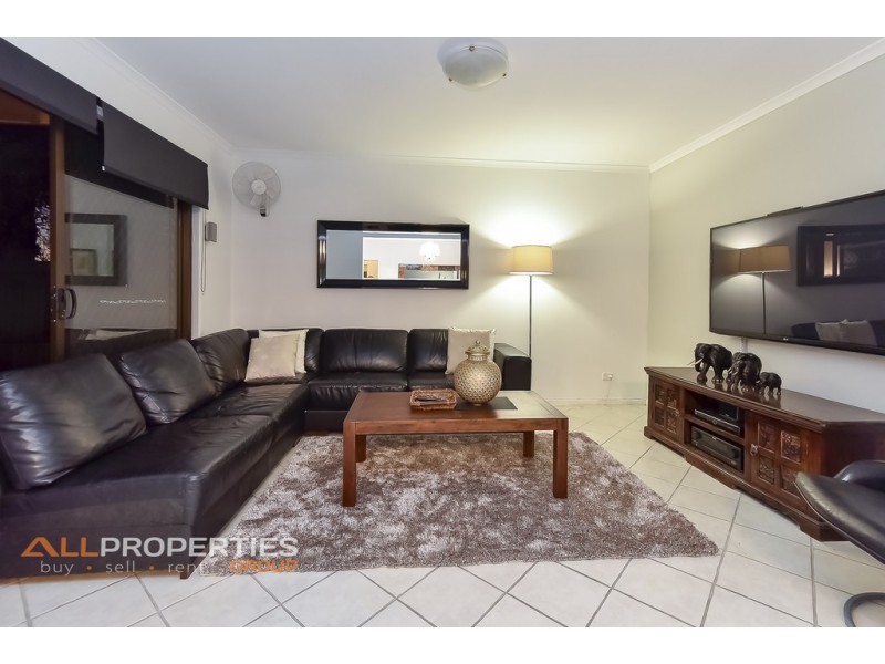 6 Wyclif Avenue, Springwood QLD 4127