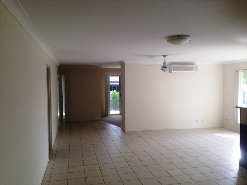 3 Sailboat Way, Springfield Lakes QLD 4300