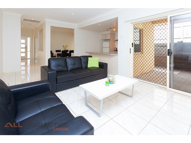 10 Zenith Way, Springfield Lakes QLD 4300