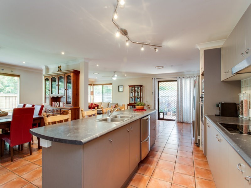 26 Mapleton Crescent, Forest Lake QLD 4078