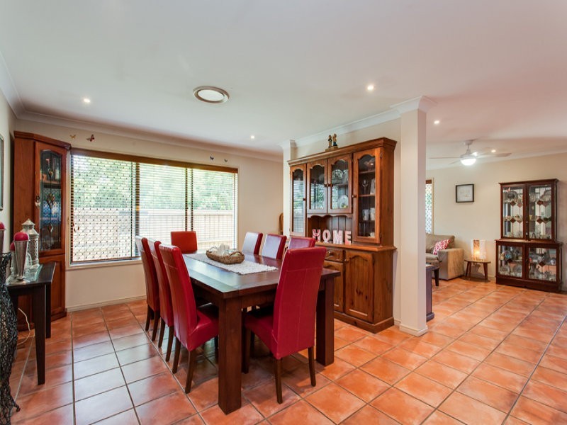 26 Mapleton Crescent, Forest Lake QLD 4078