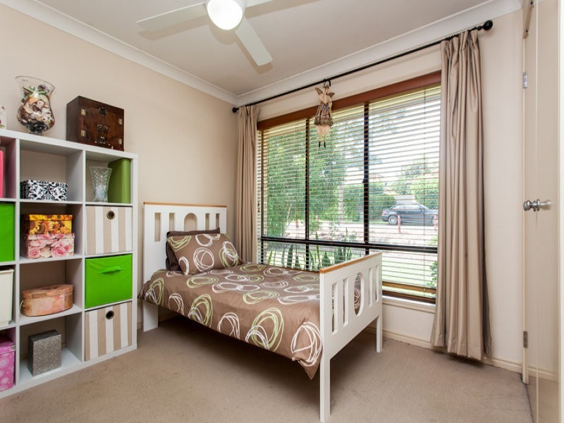 26 Mapleton Crescent, Forest Lake QLD 4078