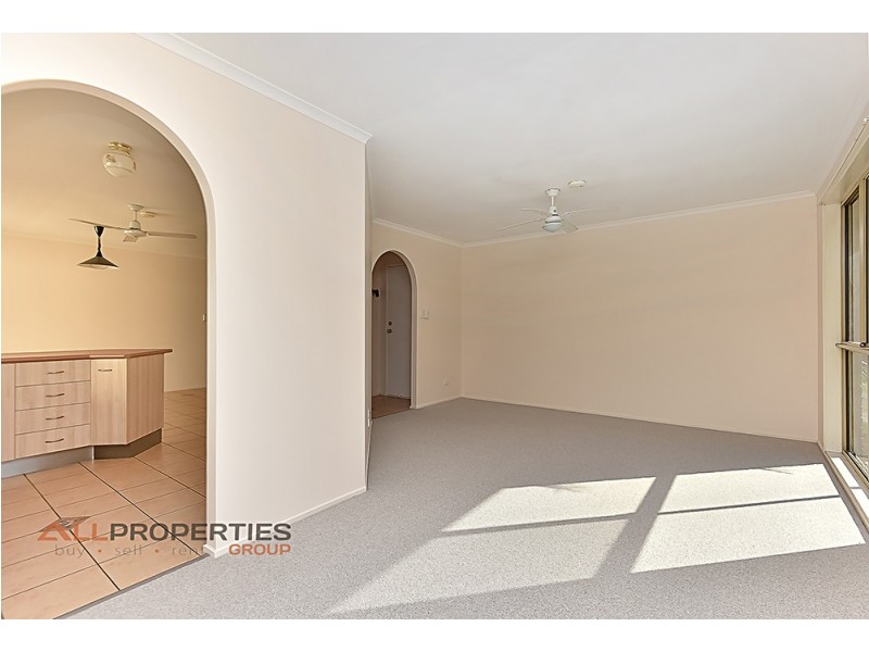 9 Rosa Court, Camira QLD 4300