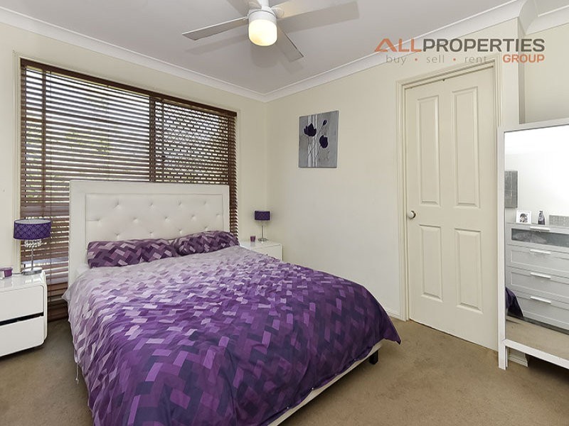 18 Windsor Place, Forest Lake QLD 4078