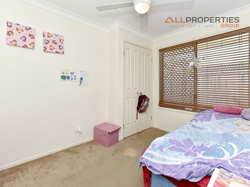 18 Windsor Place, Forest Lake QLD 4078