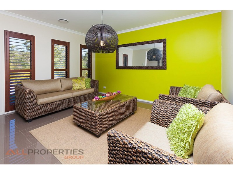17 Judah Crt, Augustine Heights QLD 4300