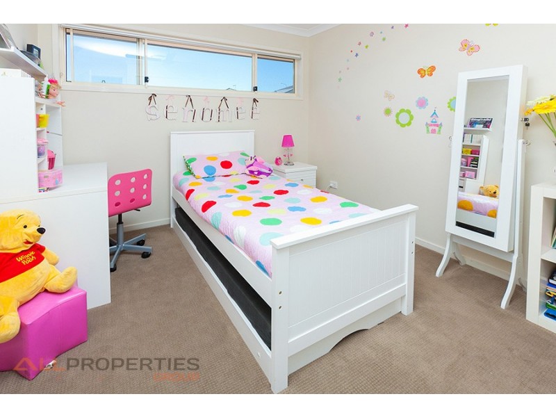 17 Judah Crt, Augustine Heights QLD 4300
