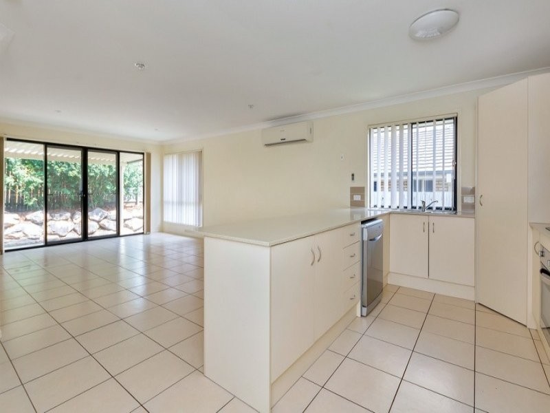 42 Brittany Crescent, Raceview QLD 4305