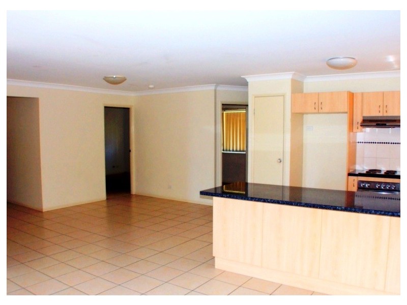 8 Clayton Court, Crestmead QLD 4132