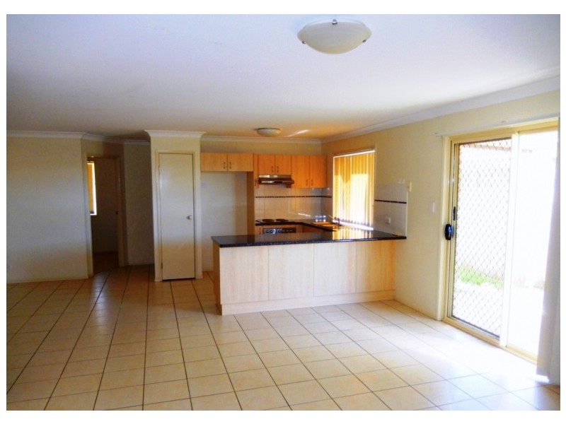 8 Clayton Court, Crestmead QLD 4132