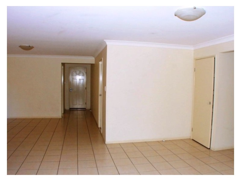 8 Clayton Court, Crestmead QLD 4132