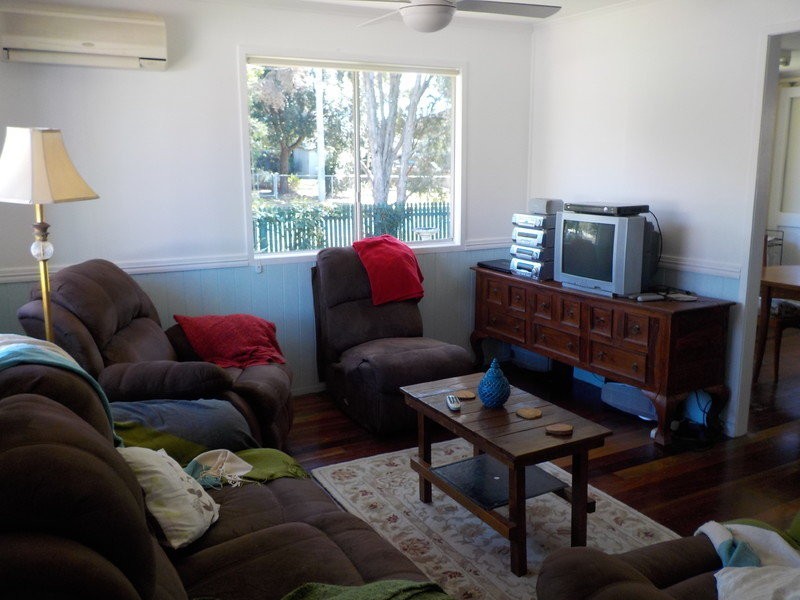 12 Sturt Street, Leichhardt QLD 4305