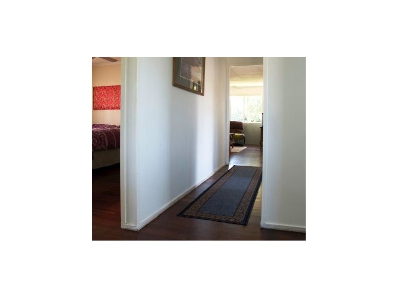 12 Sturt Street, Leichhardt QLD 4305