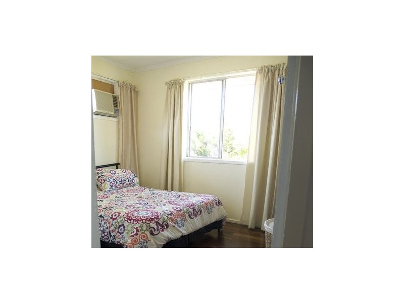 12 Sturt Street, Leichhardt QLD 4305