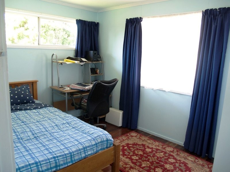 12 Sturt Street, Leichhardt QLD 4305