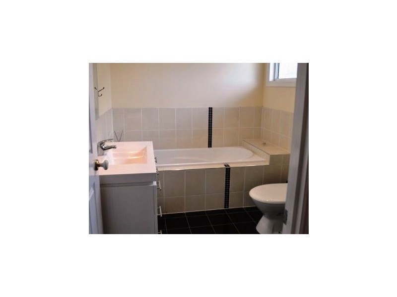 3 Rowena Street, Churchill QLD 4305