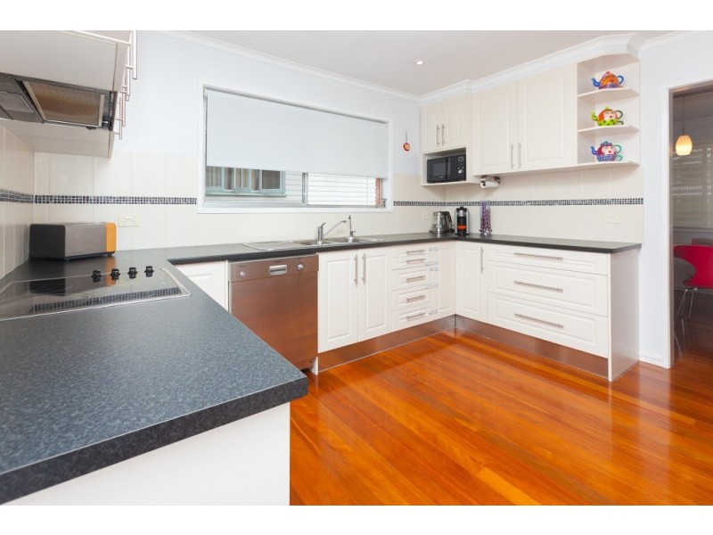 42 Tarana Street, Camp Hill QLD 4152