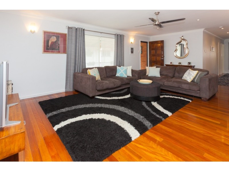 42 Tarana Street, Camp Hill QLD 4152