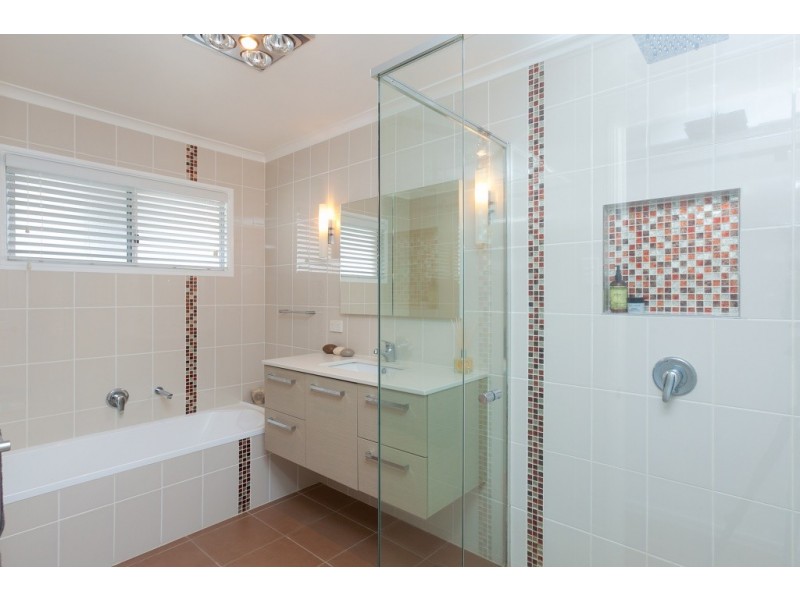 42 Tarana Street, Camp Hill QLD 4152