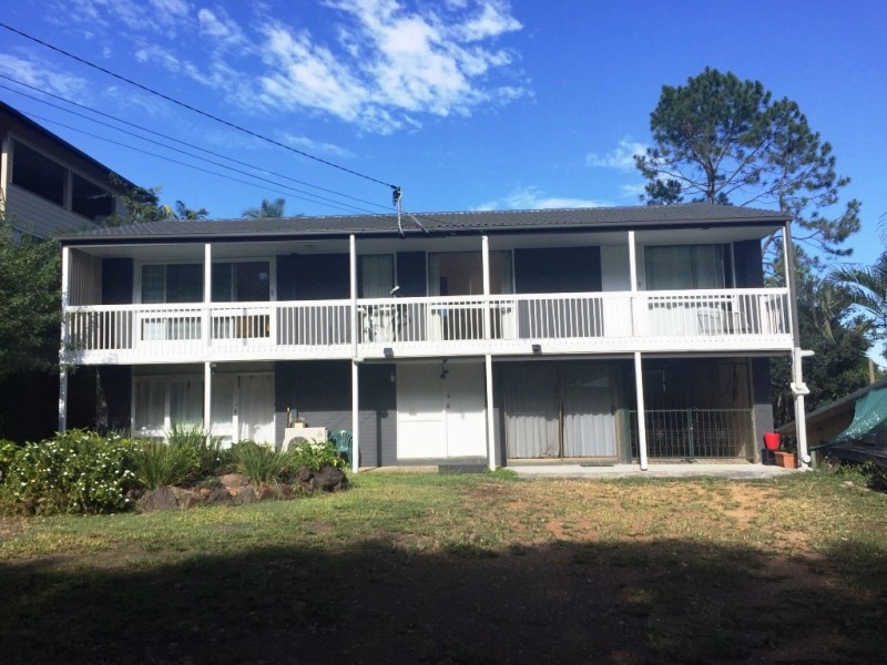 4 Lanark Street, Kenmore QLD 4069