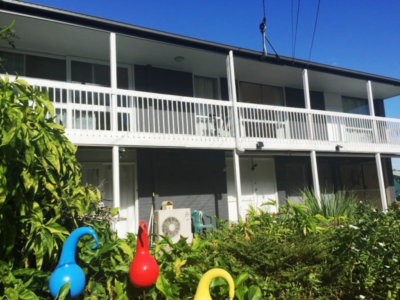 4 Lanark Street, Kenmore QLD 4069