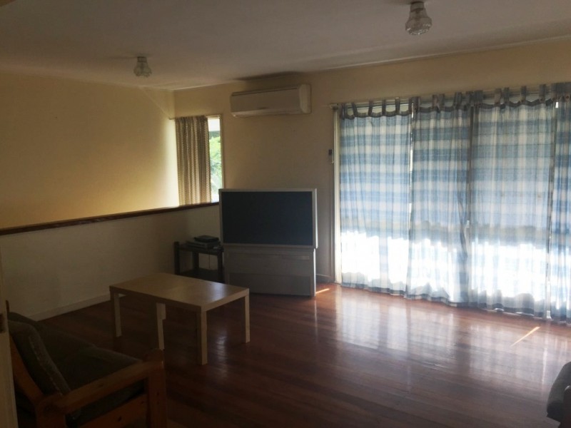 4 Lanark Street, Kenmore QLD 4069