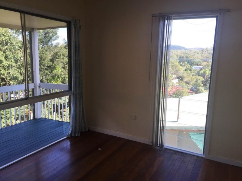 4 Lanark Street, Kenmore QLD 4069