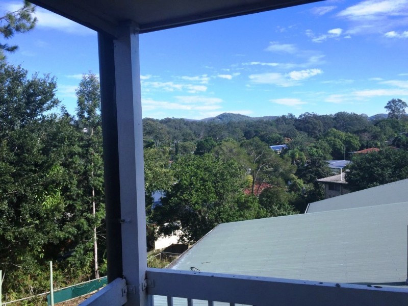 4 Lanark Street, Kenmore QLD 4069