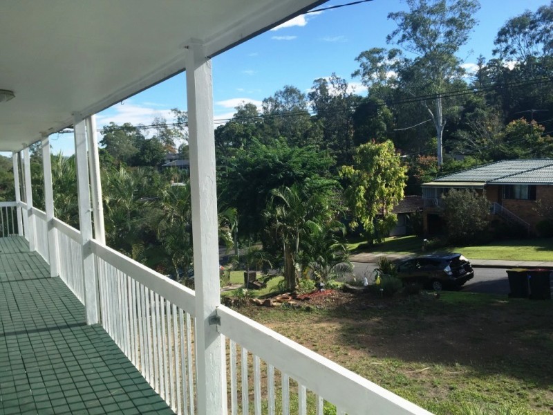 4 Lanark Street, Kenmore QLD 4069