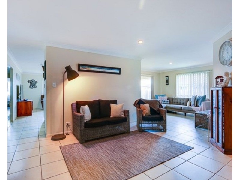 8 Patricia Place, Redbank Plains QLD 4301