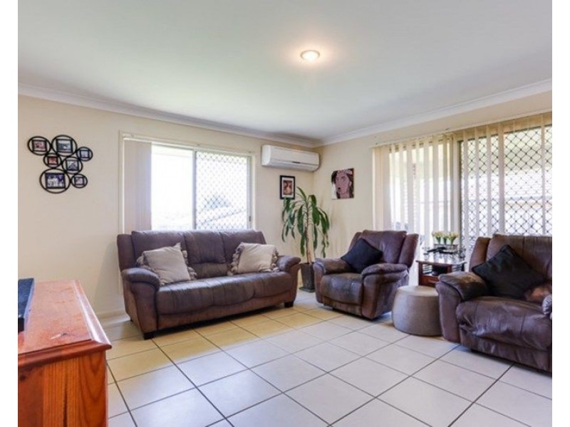 8 Patricia Place, Redbank Plains QLD 4301