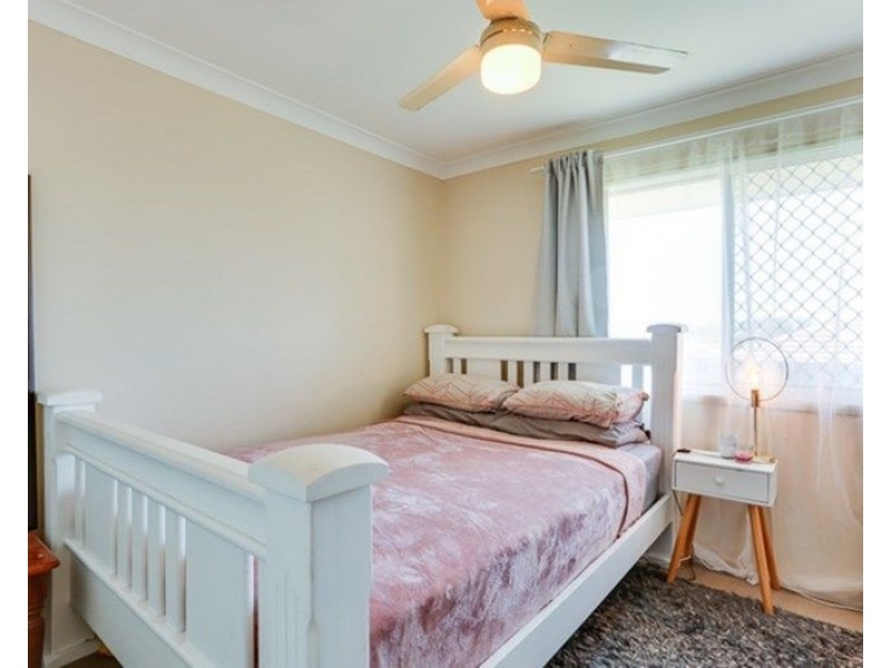 8 Patricia Place, Redbank Plains QLD 4301