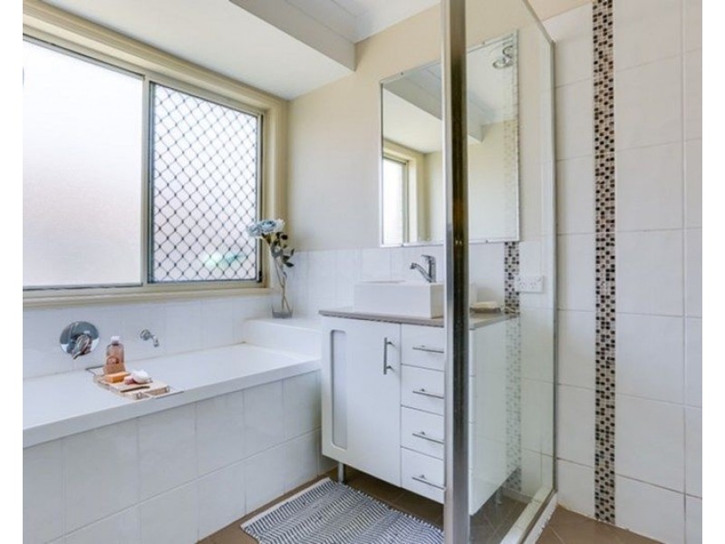 8 Patricia Place, Redbank Plains QLD 4301