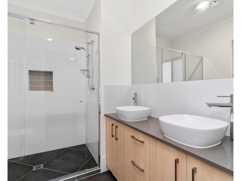 12 Tiffany Street, Newport QLD 4020