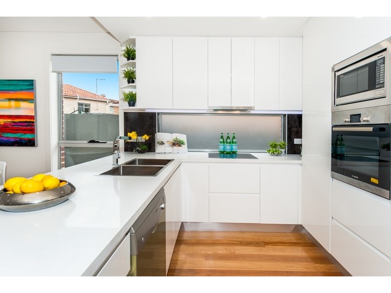 14 Hume Street, Chifley NSW 2036