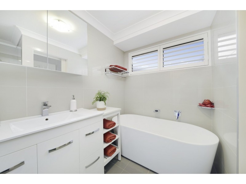 8 Gibson Place, Chifley NSW 2036