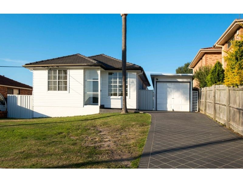 19 Mawson Parade, Chifley NSW 2036