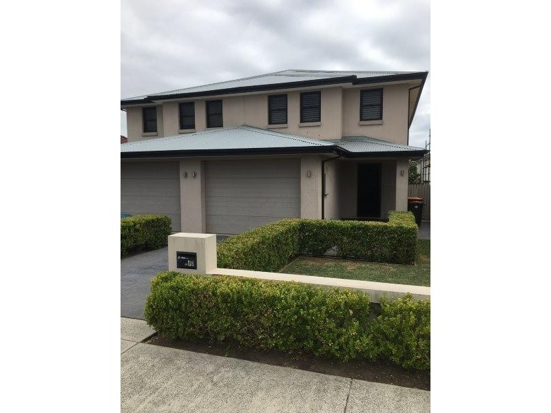8a Giles Ave, Chifley NSW 2036