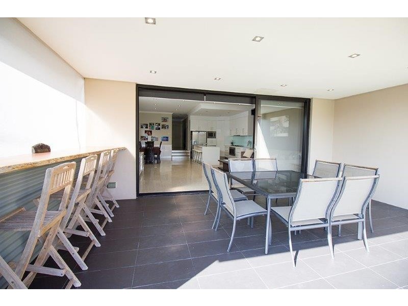 8a Giles Ave, Chifley NSW 2036