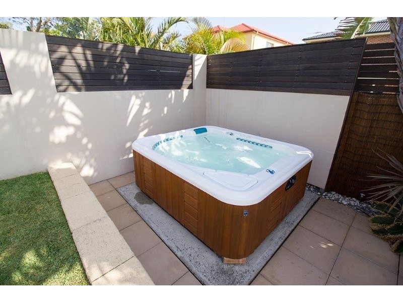 8a Giles Ave, Chifley NSW 2036