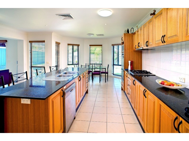 11 Carnegie Circuit, Chifley NSW 2036