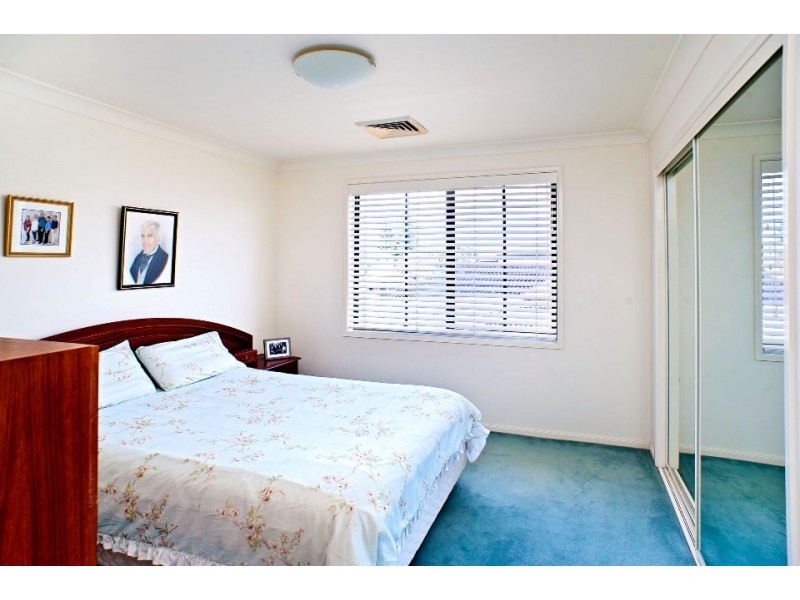 11 Carnegie Circuit, Chifley NSW 2036