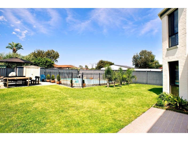 11 Carnegie Circuit, Chifley NSW 2036