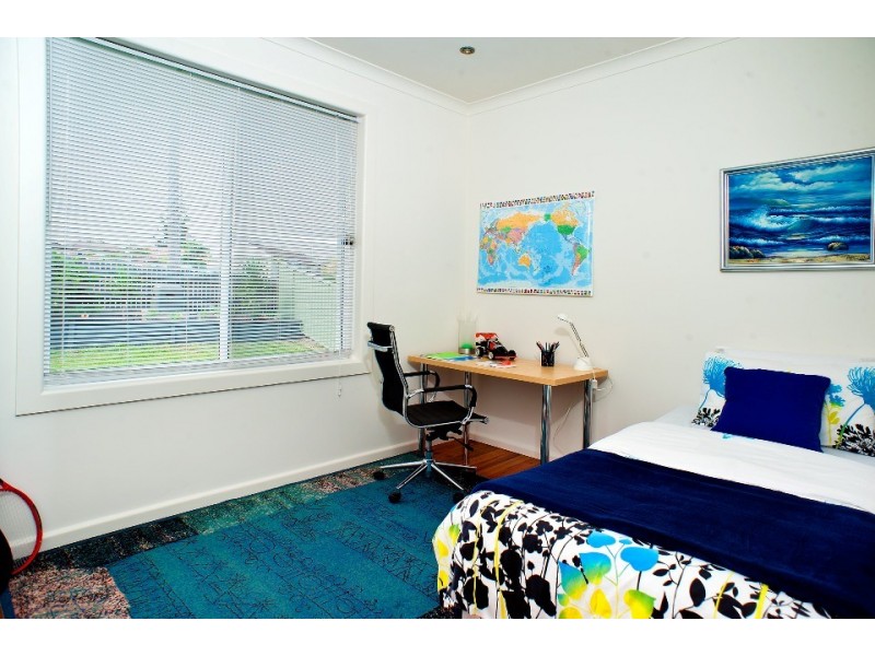 54 Lasseter Avenue, Chifley NSW 2036