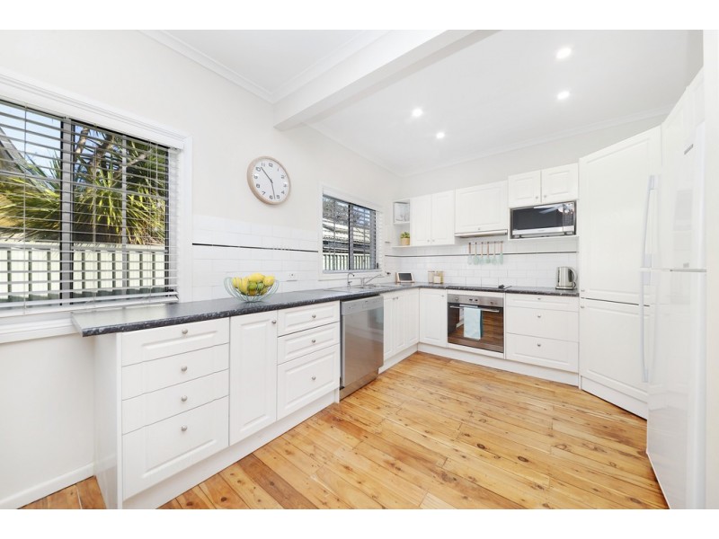 28 Burke Street, Chifley NSW 2036