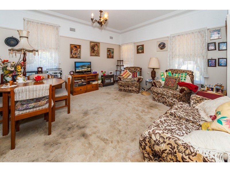 44 Eyre Street, Chifley NSW 2036