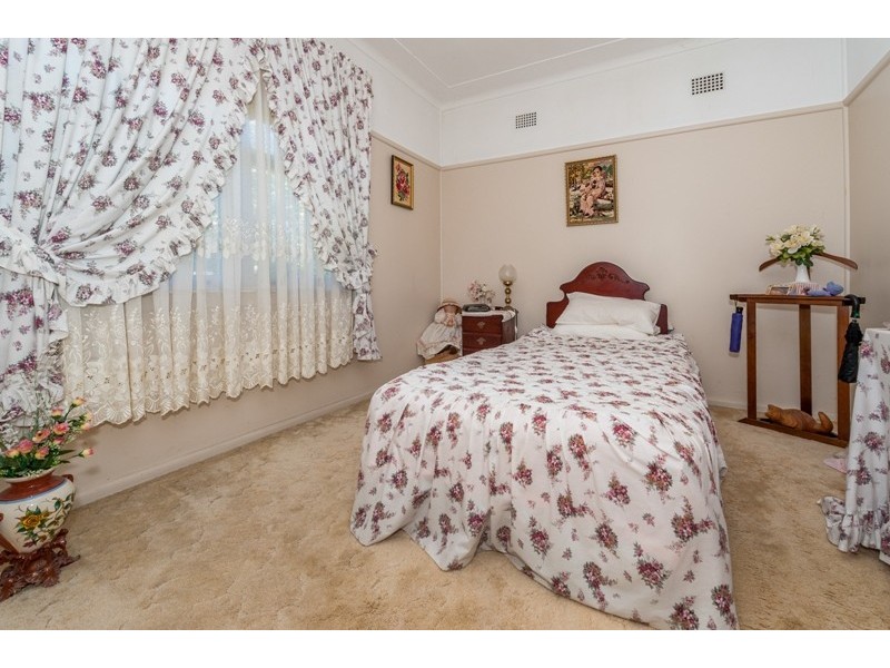 44 Eyre Street, Chifley NSW 2036