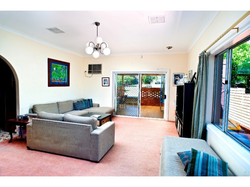 64 Trevelyan Street, Botany NSW 2019