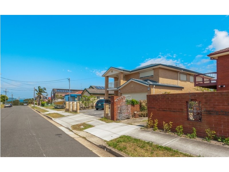 2 Tasman Street, Phillip Bay NSW 2036